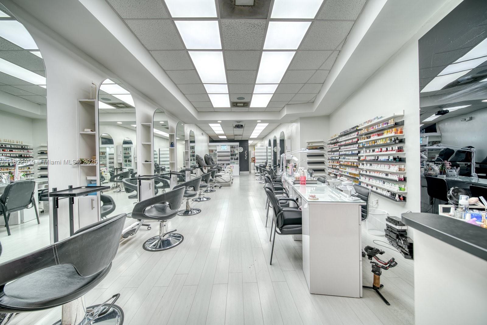 Full Service Beauty Salon On 8th St