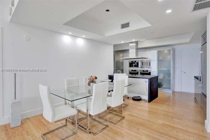 image Trump Royale Condo11