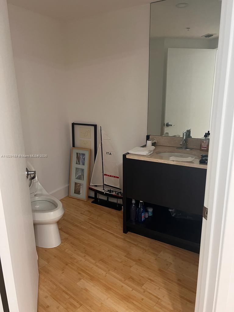 image Trump Royale Condo17