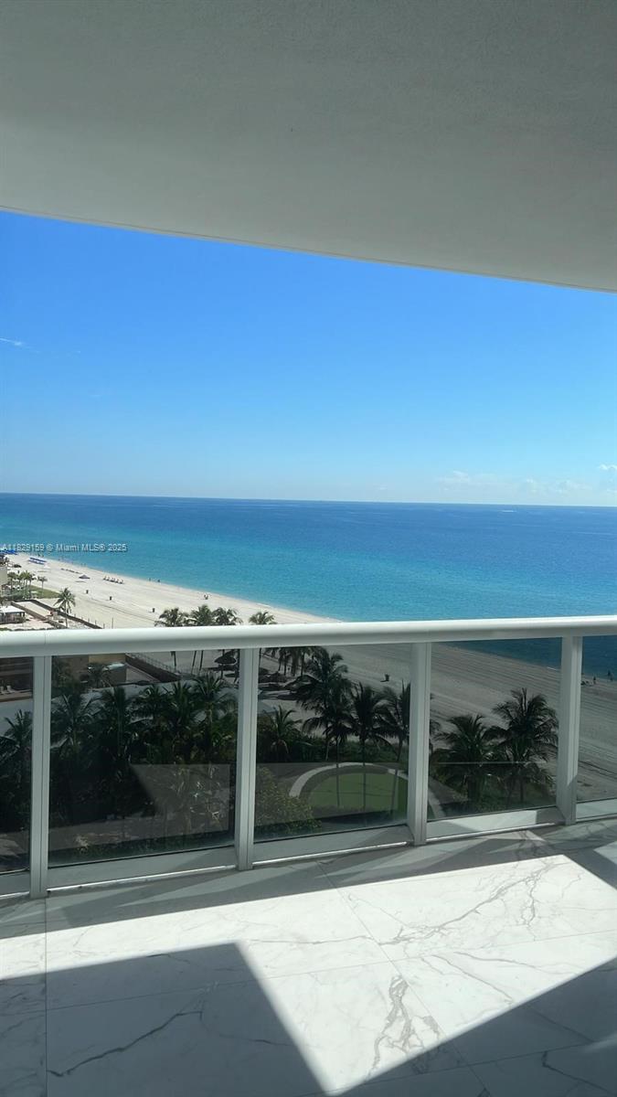 image Trump Royale Condo30