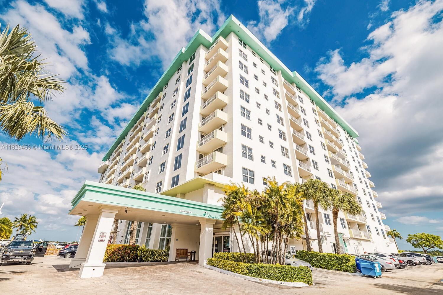 10350 W Bay Hbr Dr #5M