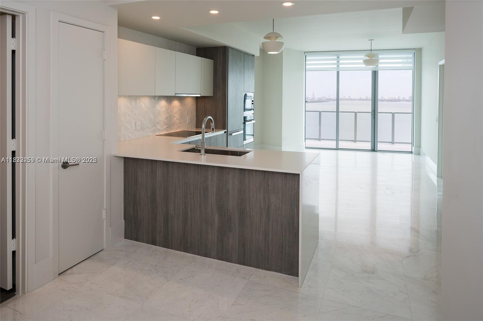 image Biscayne Beach Condo2