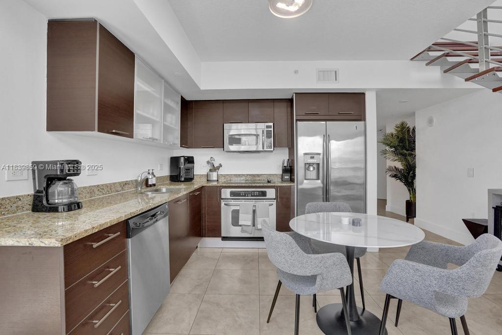 image Brickell On The River S T12