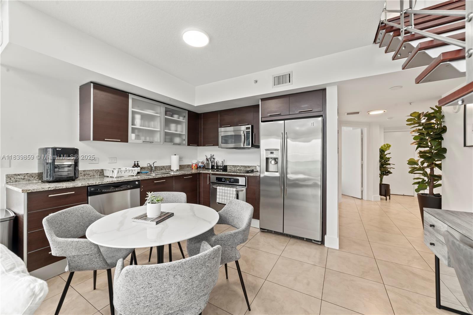 image Brickell On The River S T13