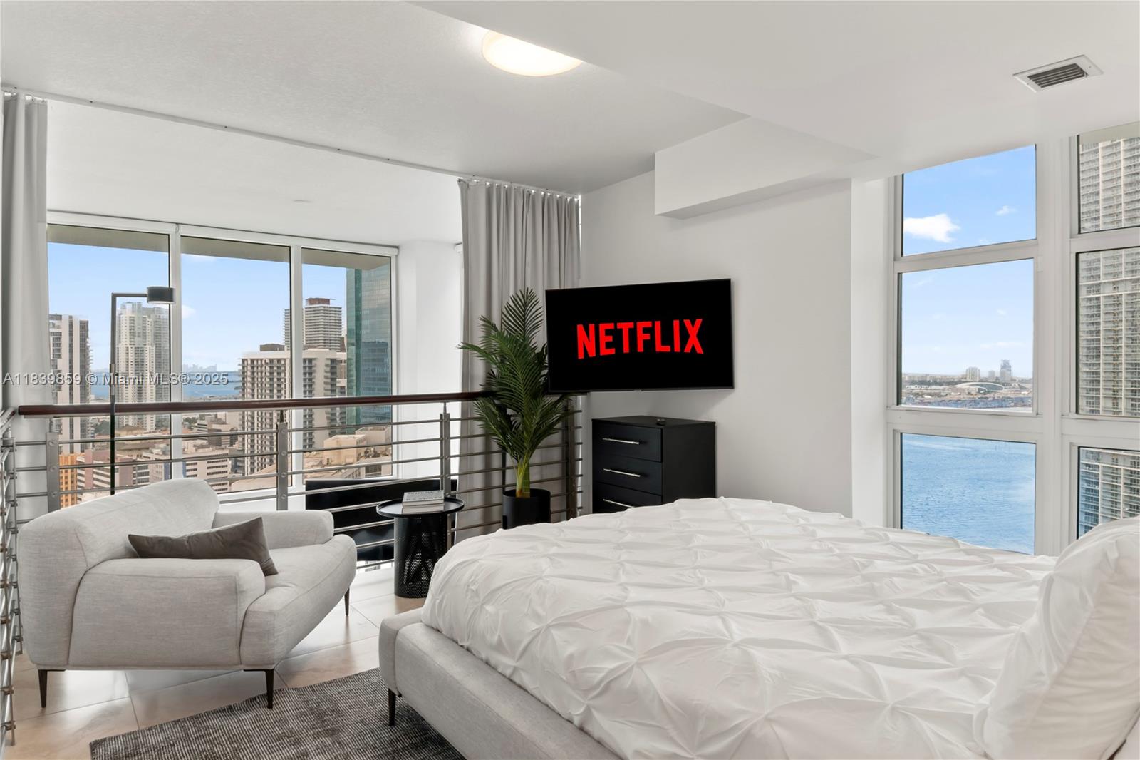 image Brickell On The River S T16
