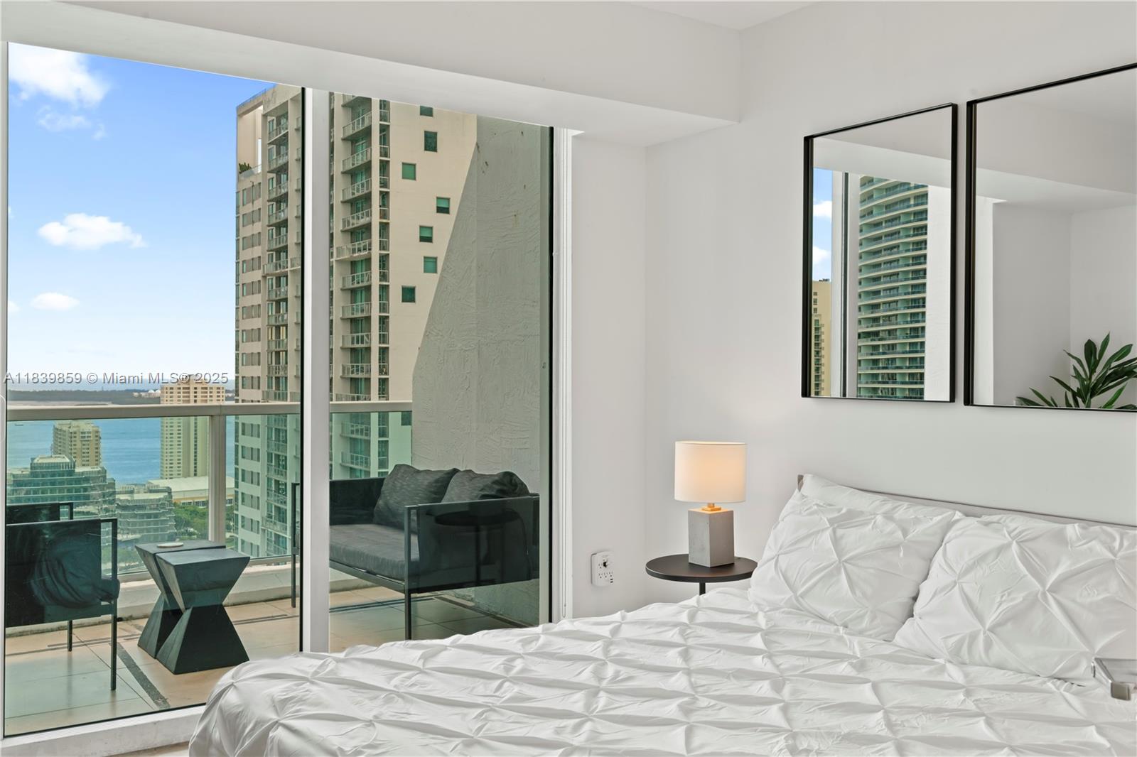 image Brickell On The River S T21