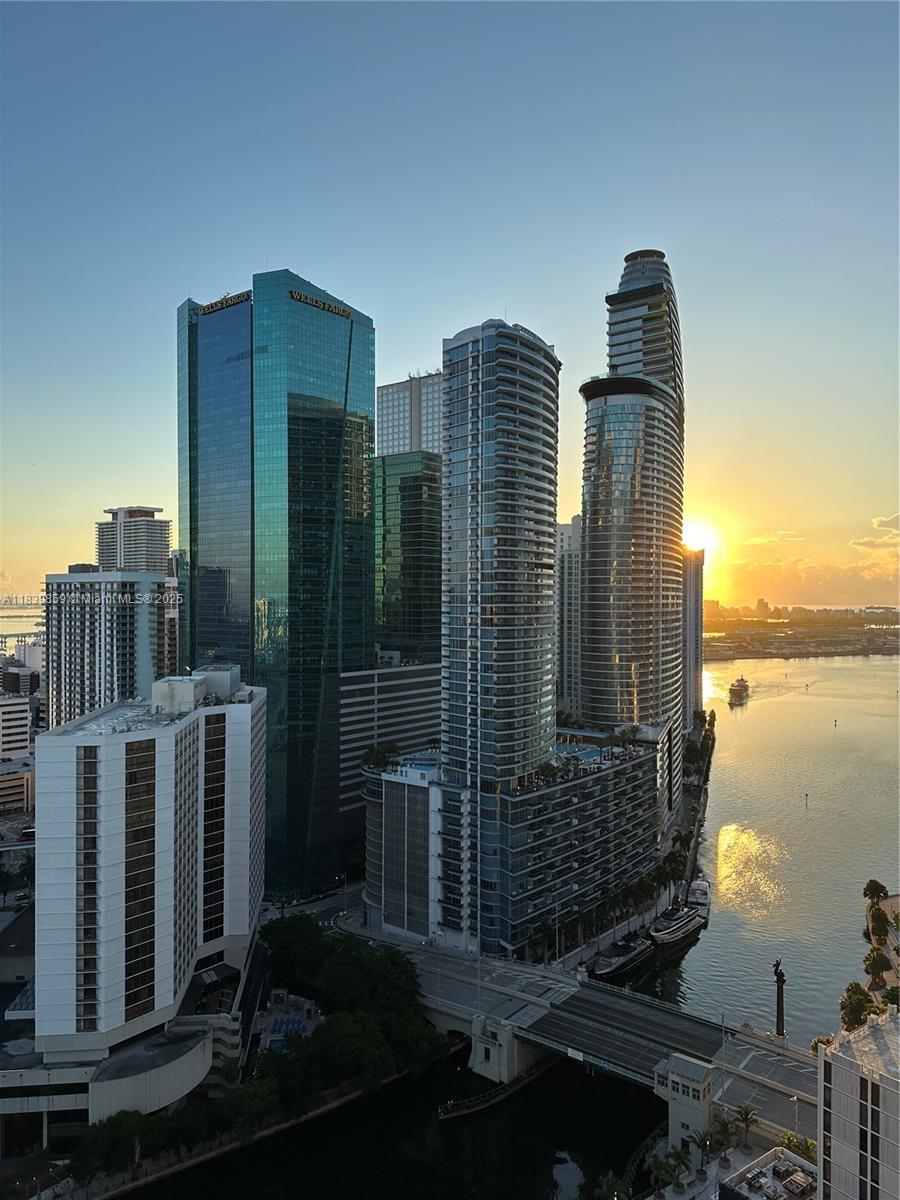 image Brickell On The River S T25