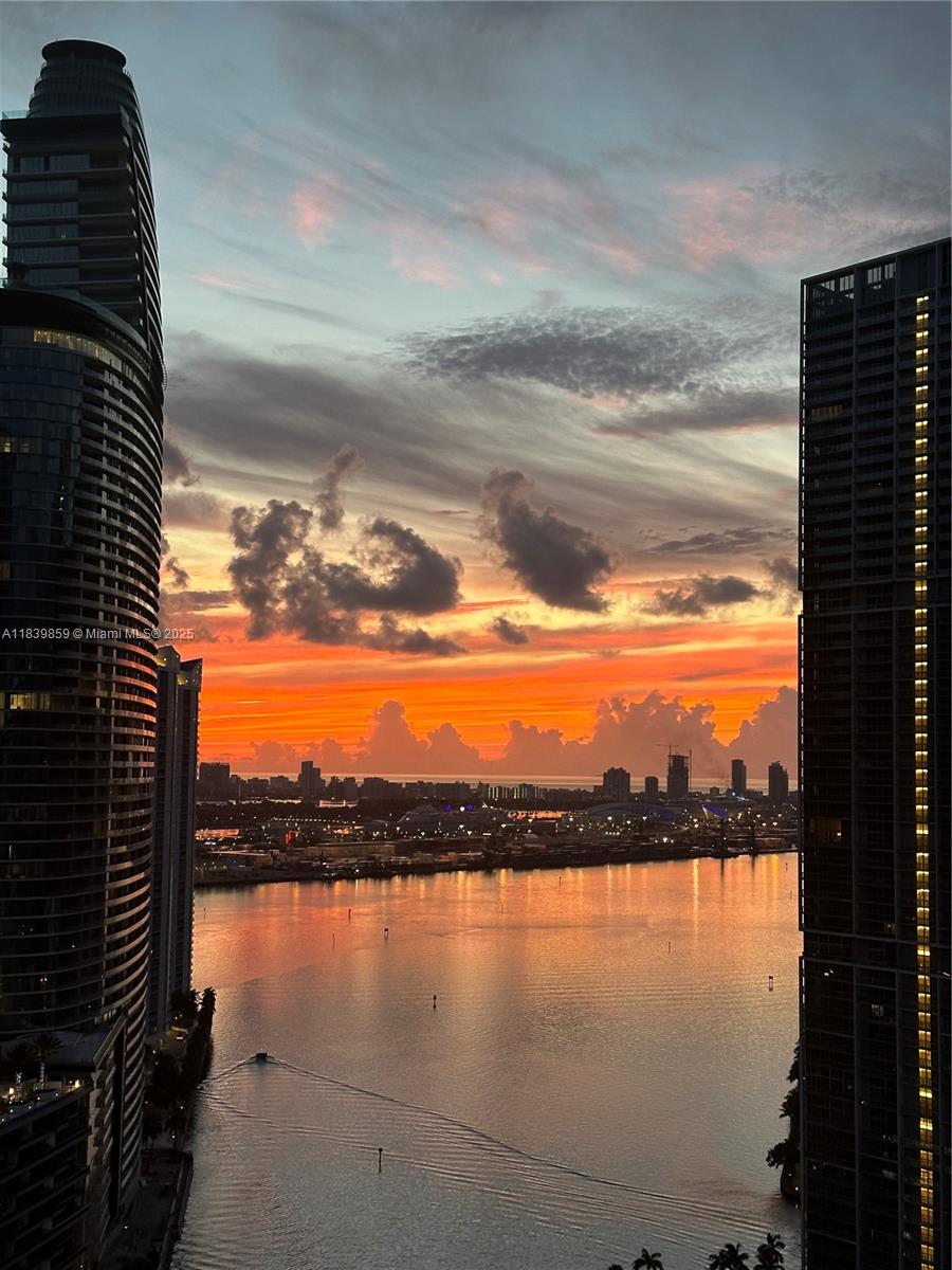 image Brickell On The River S T28