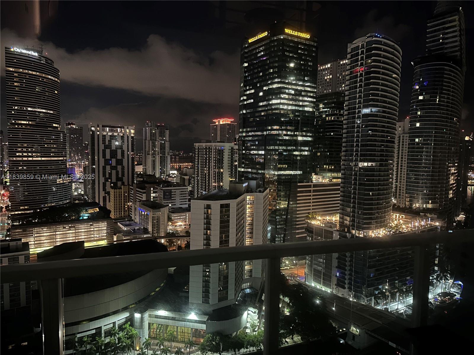 image Brickell On The River S T8