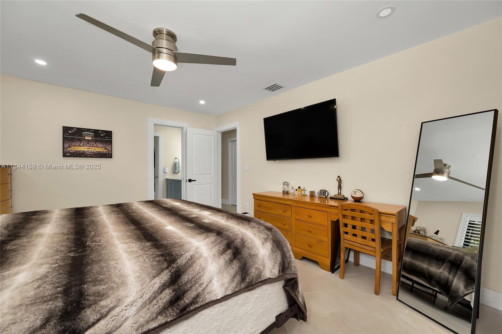 8375 SW 78th St Miami, FL 33143