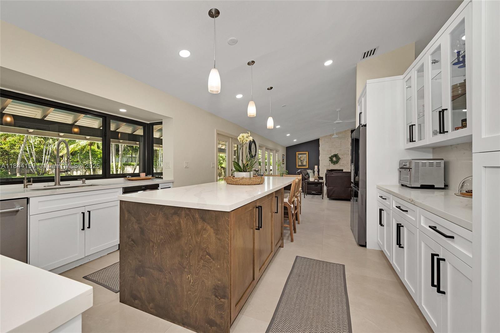 8375 SW 78th St Miami, FL 33143