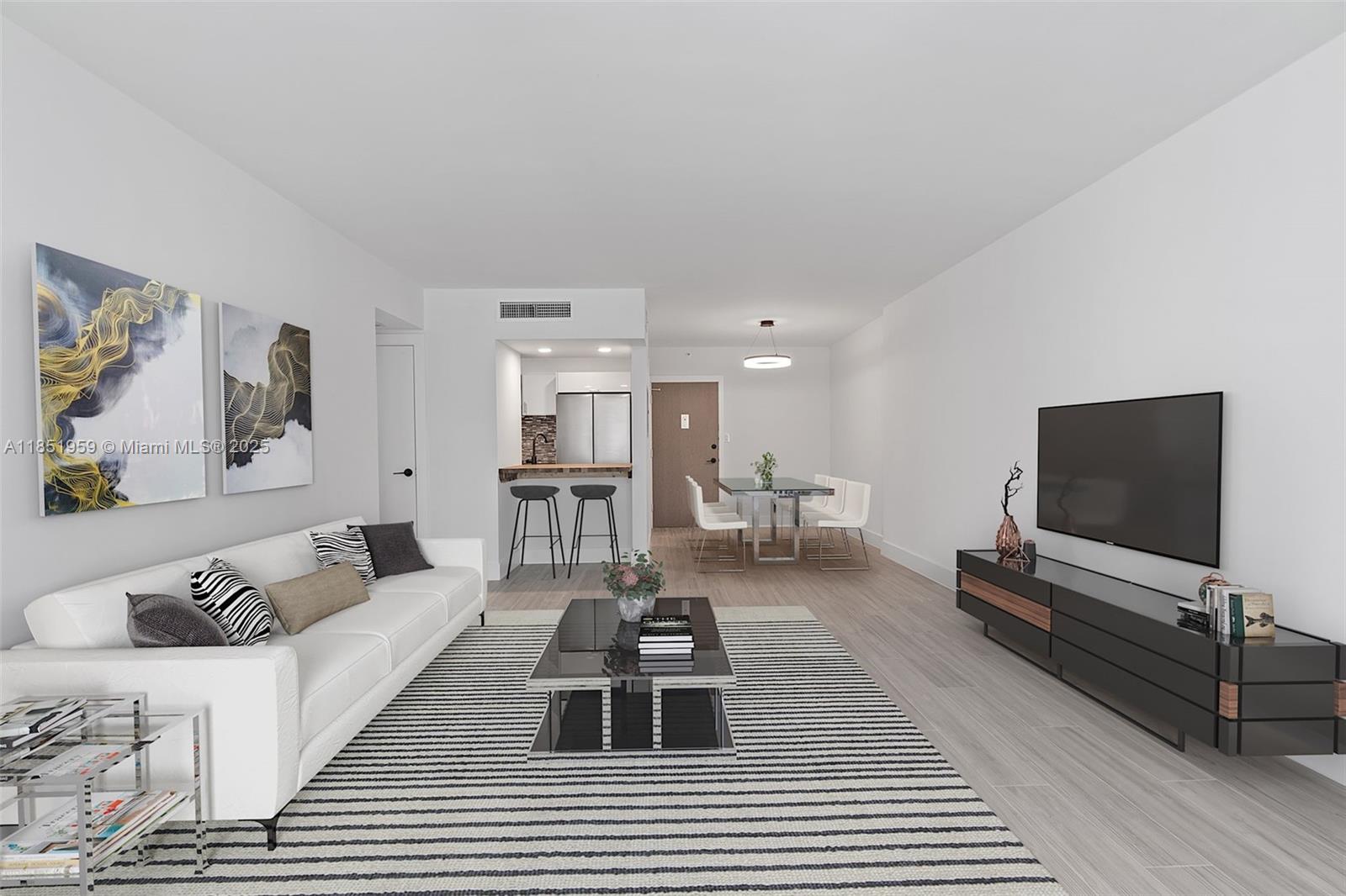 1200 West Ave #521