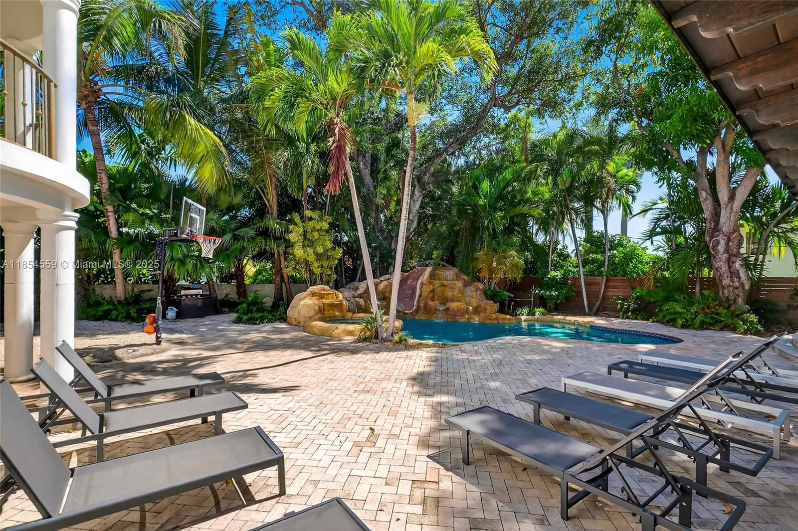 1051 NE 89th St Miami, FL 33138