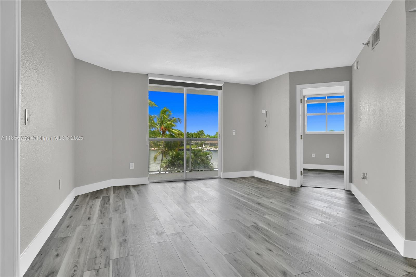 5880 Collins Ave #403