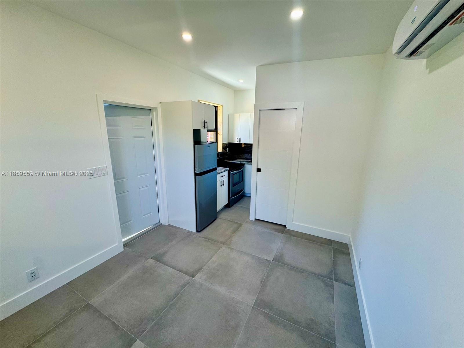 3 NE 70th St #3