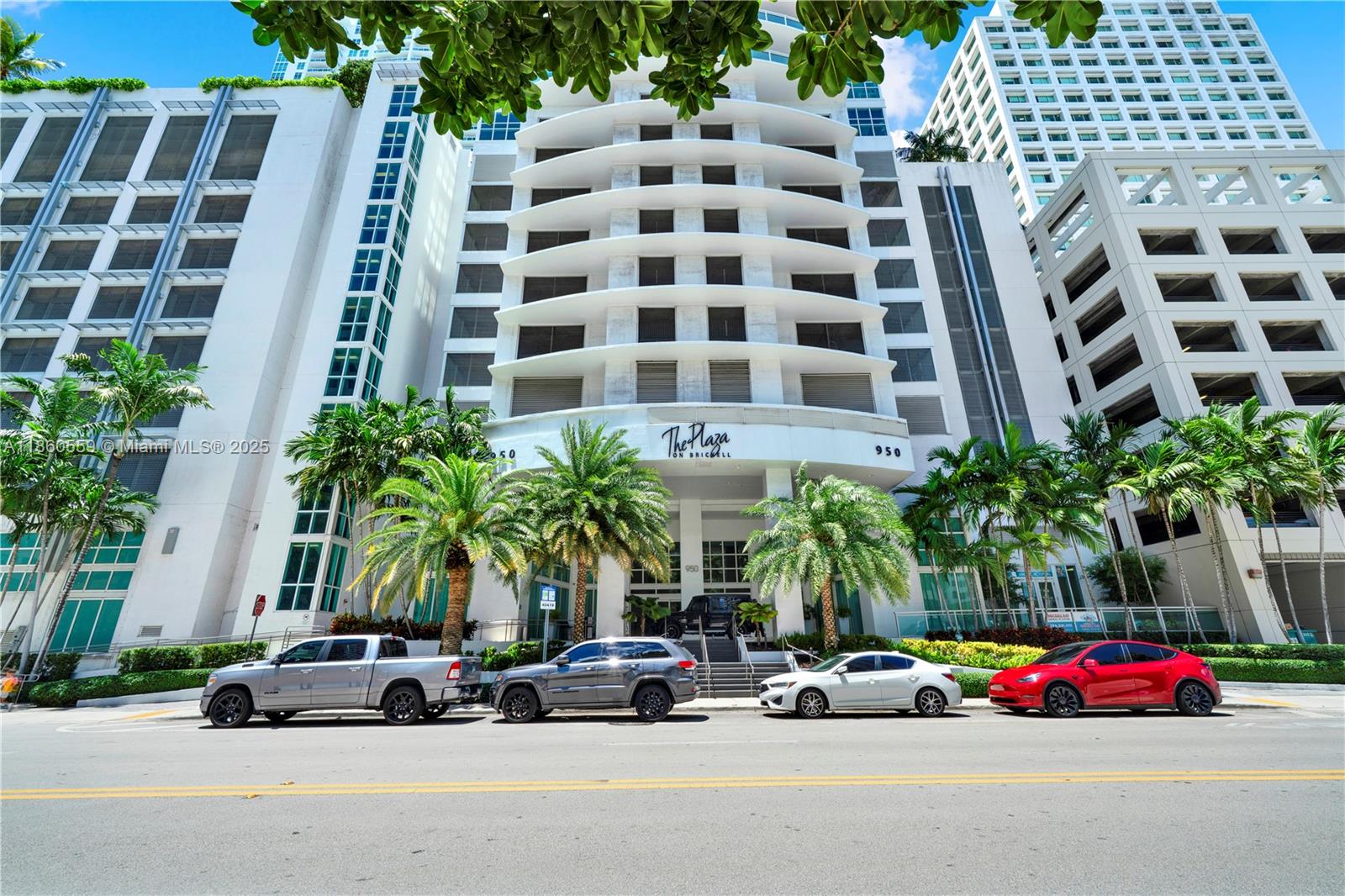 950 Brickell Bay Dr #802