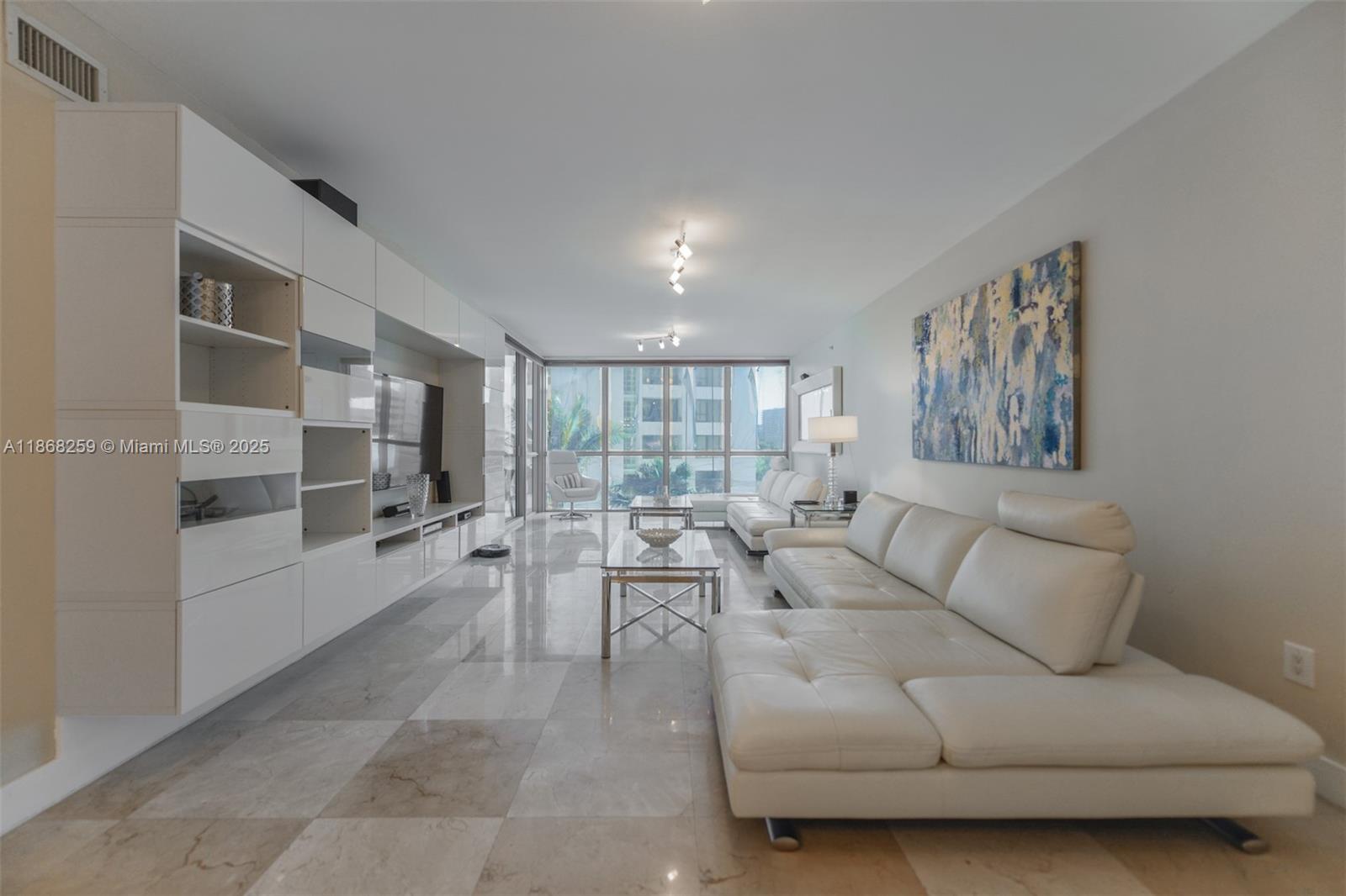3101 S Ocean Dr #404 Hollywood, FL 33019