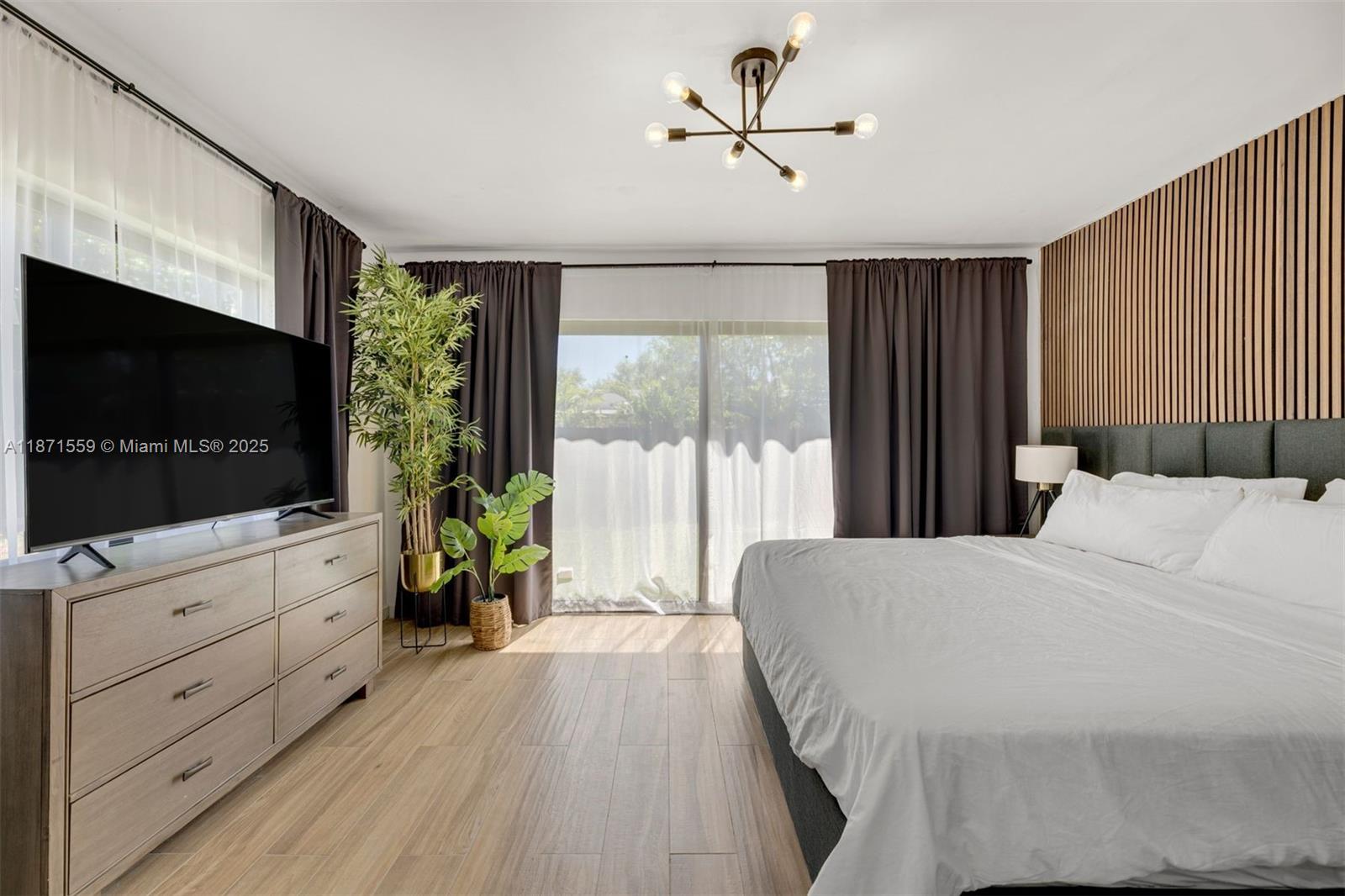 1370 71st St Miami Beach, FL 33141