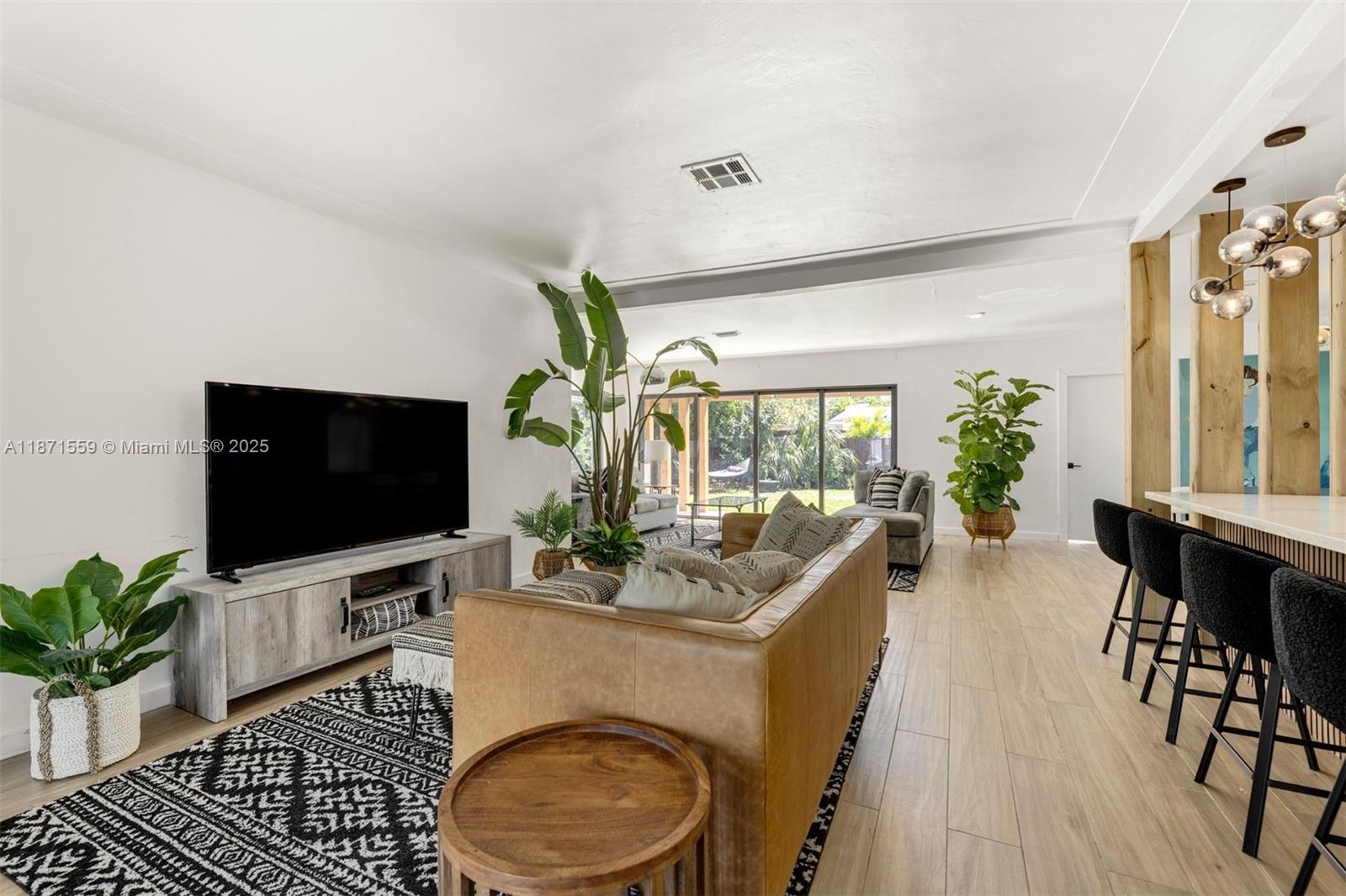 1370 71st St Miami Beach, FL 33141