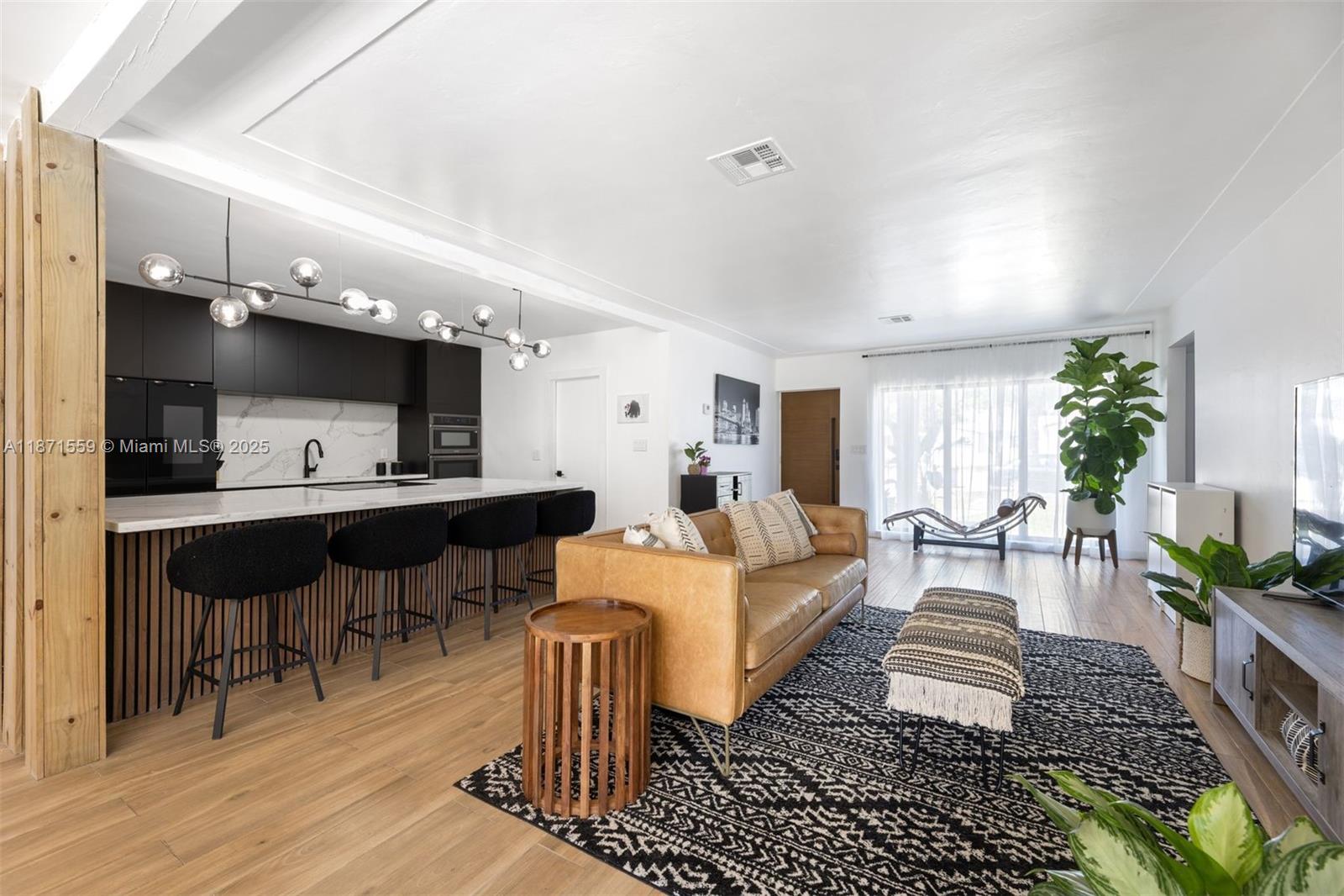 1370 71st St Miami Beach, FL 33141