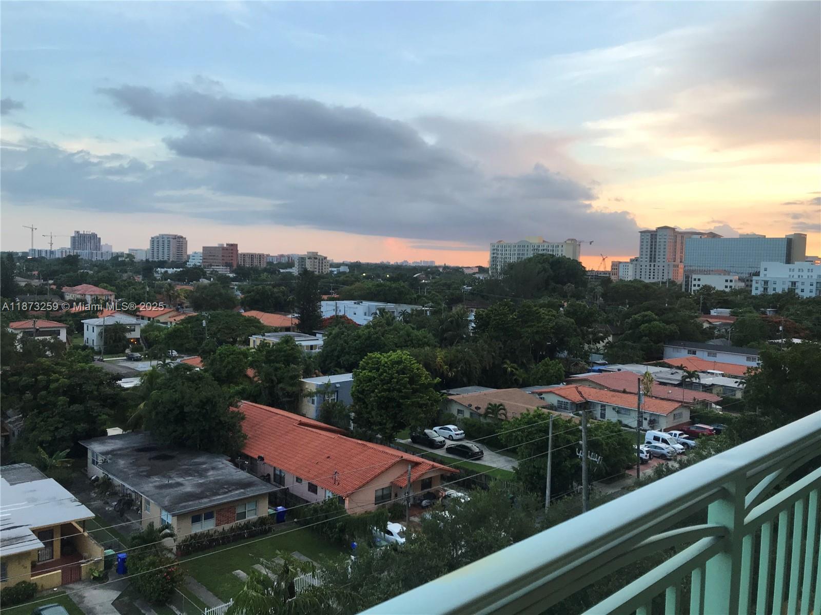 3500 Coral Way #811