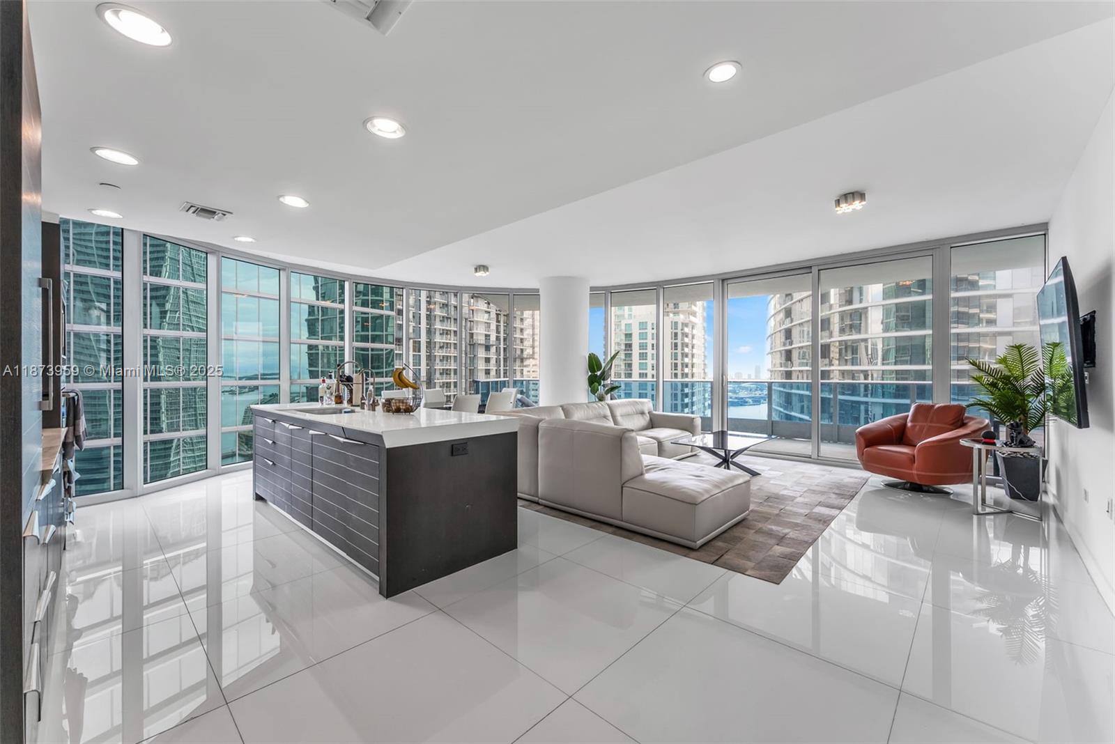 200 Biscayne Blvd Way #3601