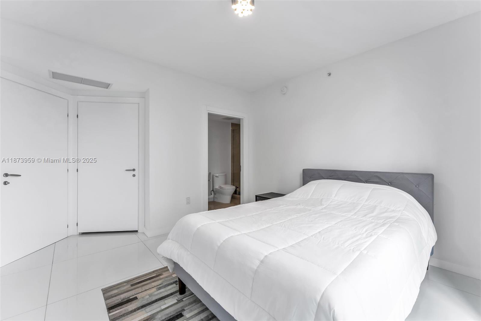 image Epic West Condo15