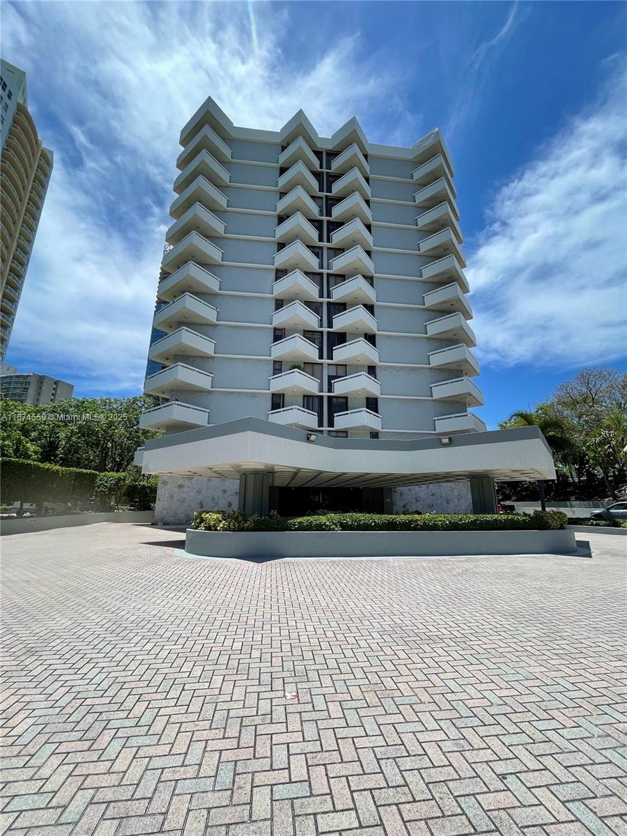 2501 Brickell Ave #204