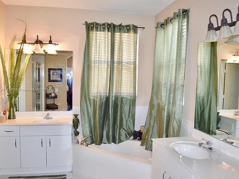 15601 SW 31st Ln Miami, FL 33185