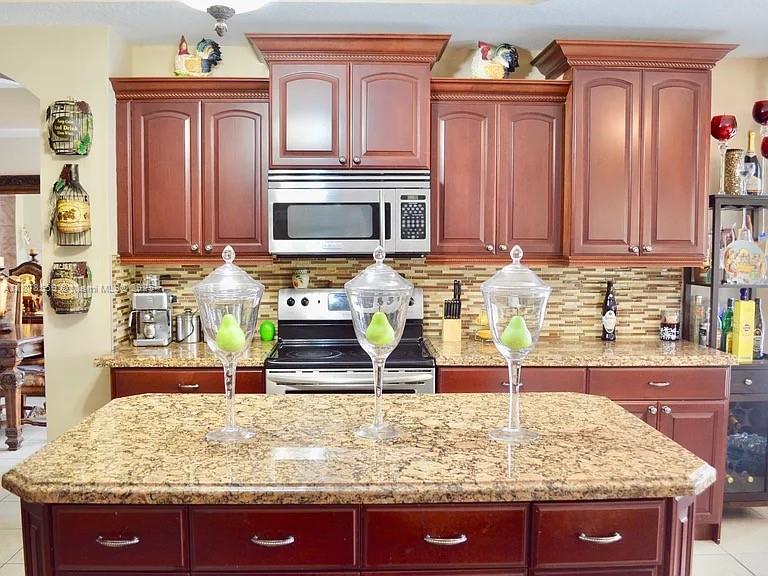 15601 SW 31st Ln Miami, FL 33185