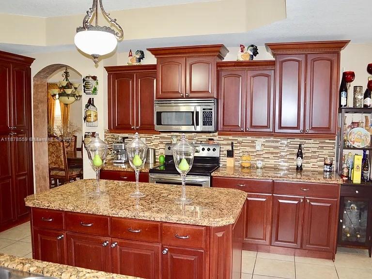 15601 SW 31st Ln Miami, FL 33185