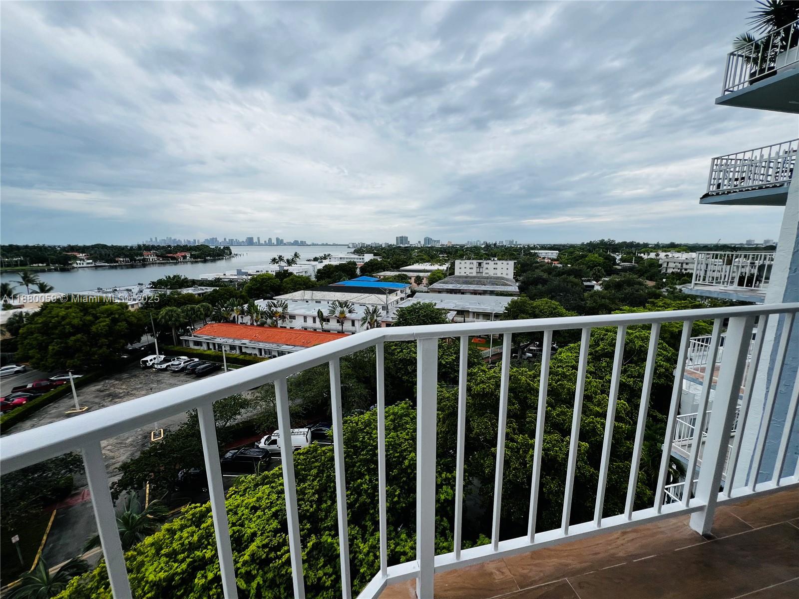 6900 Bay Dr #8D