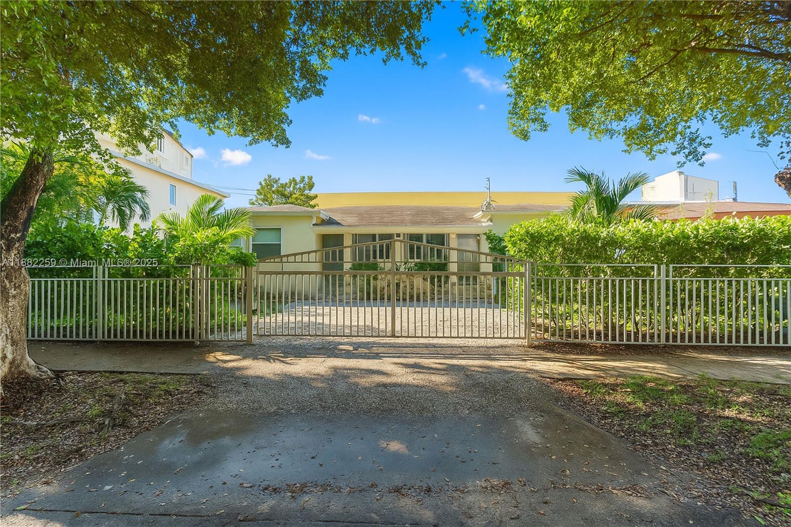 2530 SW 27th St