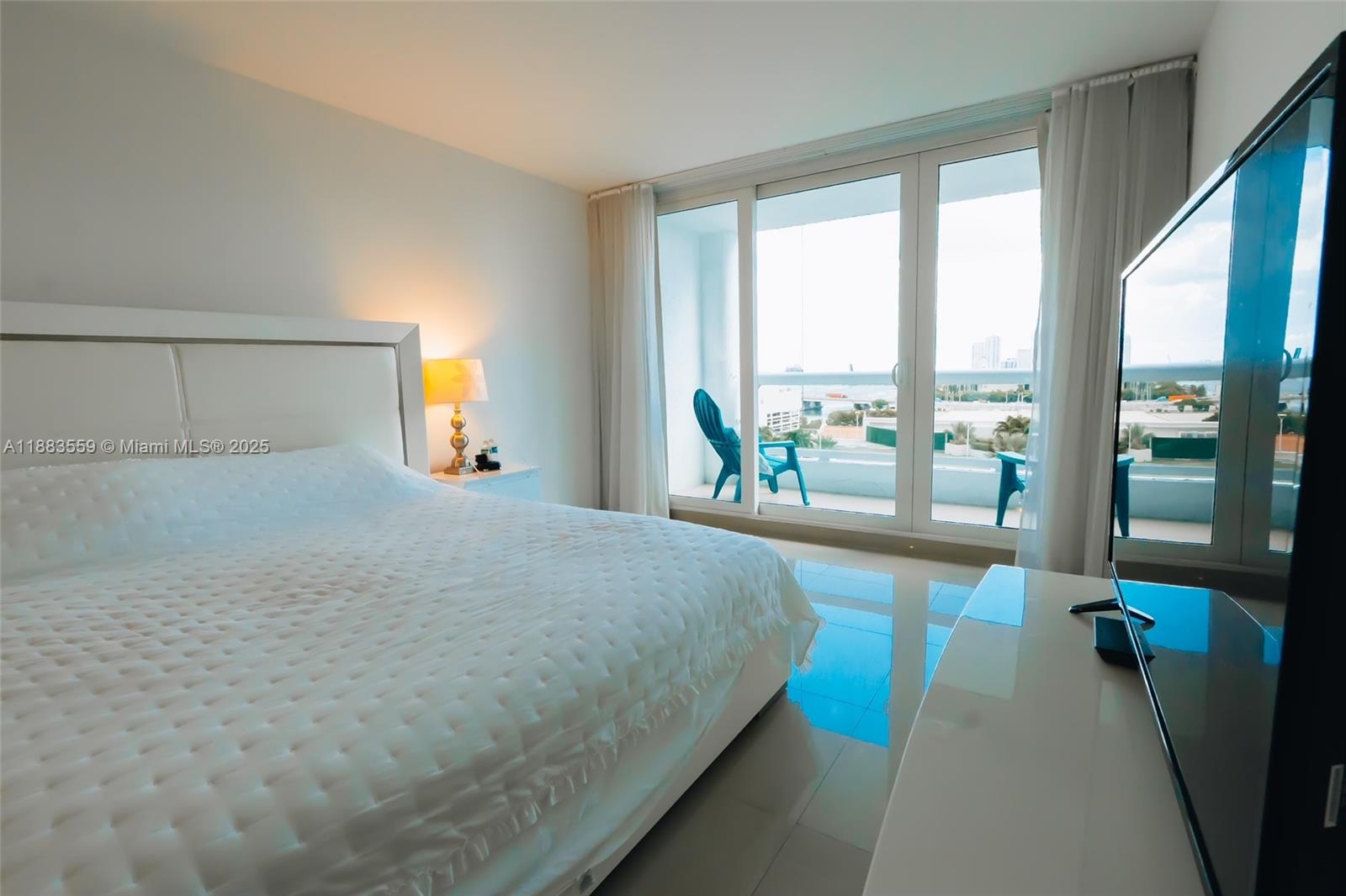 1717 N Bayshore Dr #A-1253 Miami, FL 33132 1717 N Bayshore Dr #A-1253 Miami, FL 33132