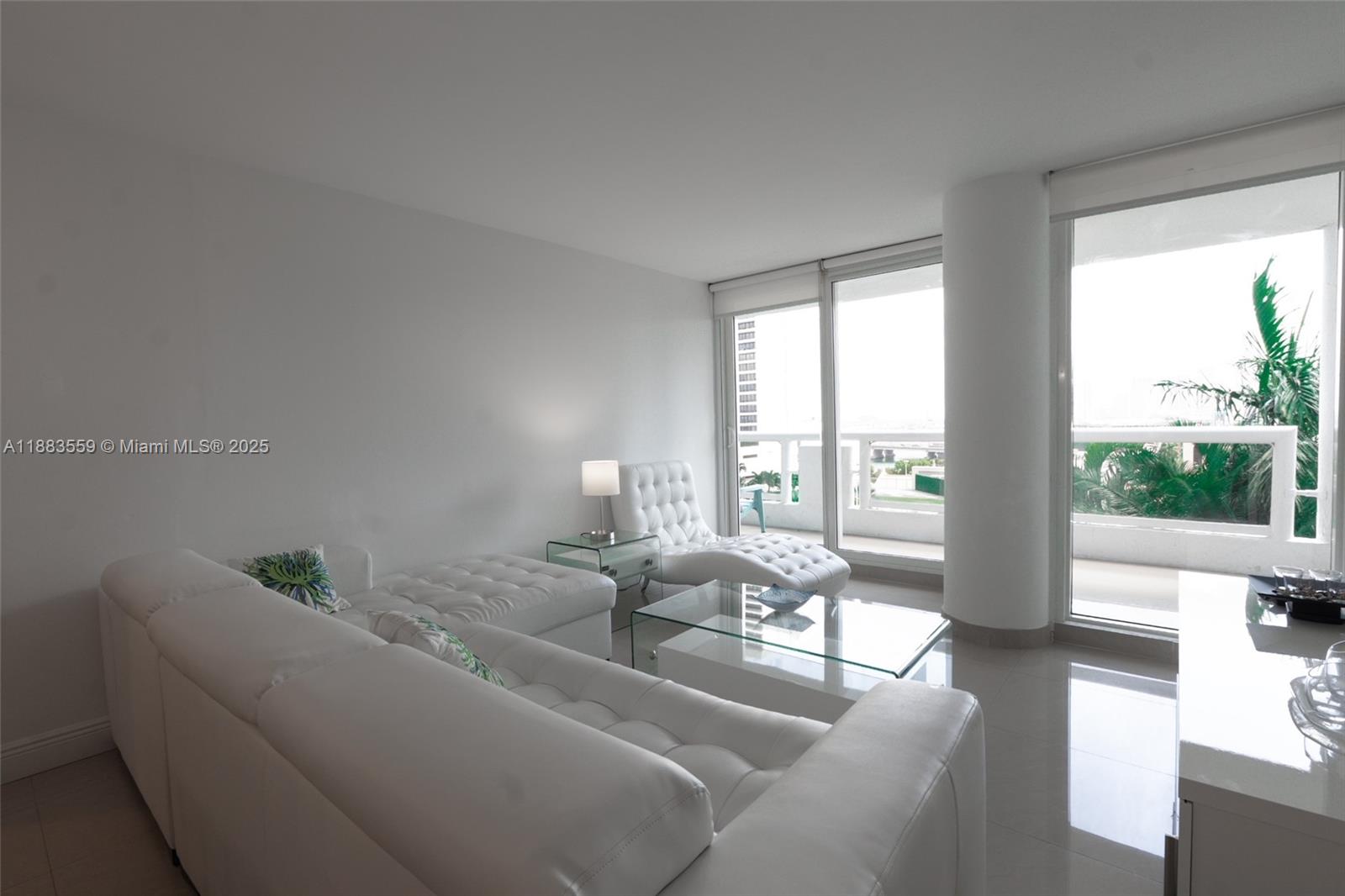 1717 N Bayshore Dr #A-1253 Miami, FL 33132 1717 N Bayshore Dr #A-1253 Miami, FL 33132
