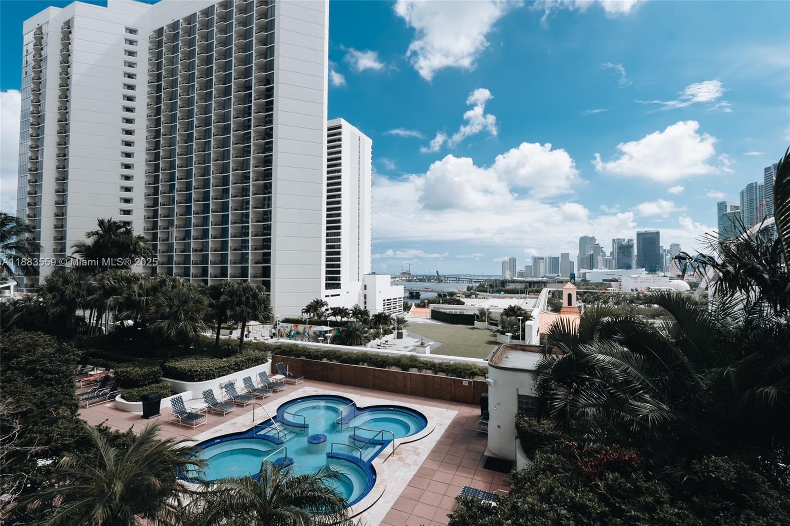 1717 N Bayshore Dr #A-1253 Miami, FL 33132 1717 N Bayshore Dr #A-1253 Miami, FL 33132