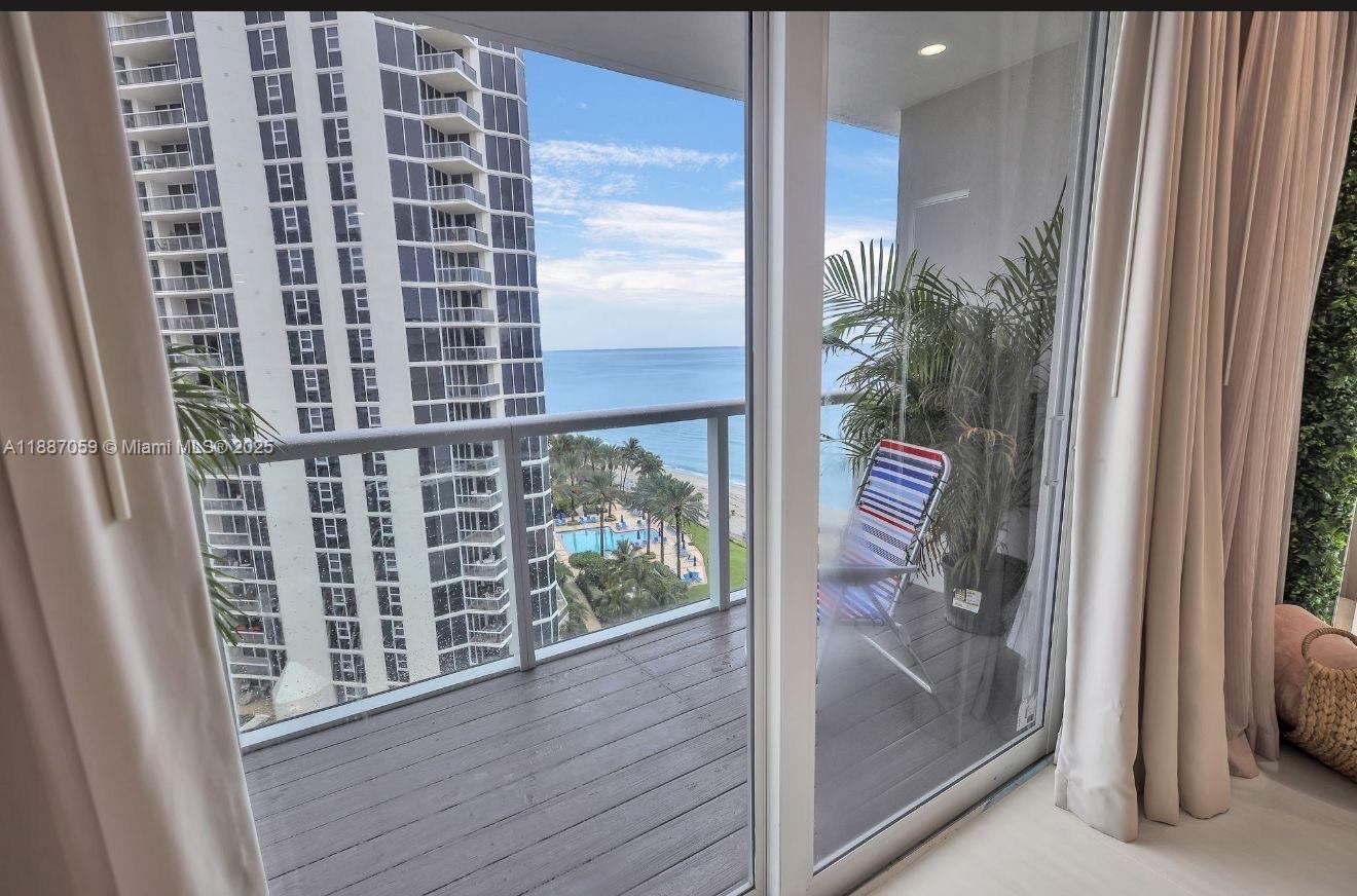 19201 Collins Ave #1120