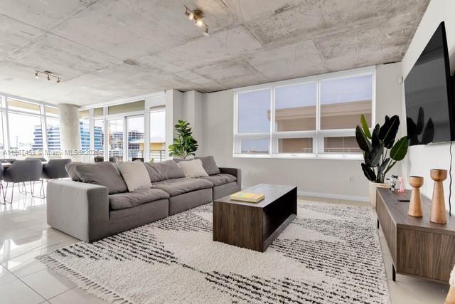 3250 NE 1st Ave #615 Miami, FL 33137 3250 NE 1st Ave #615 Miami, FL 33137