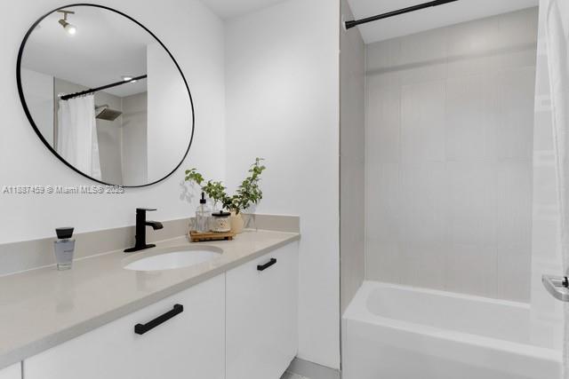 3250 NE 1st Ave #615 Miami, FL 33137 3250 NE 1st Ave #615 Miami, FL 33137