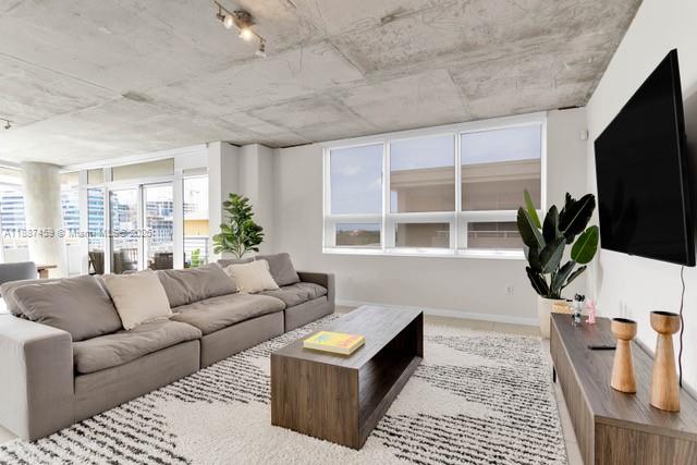 3250 NE 1st Ave #615 Miami, FL 33137 3250 NE 1st Ave #615 Miami, FL 33137