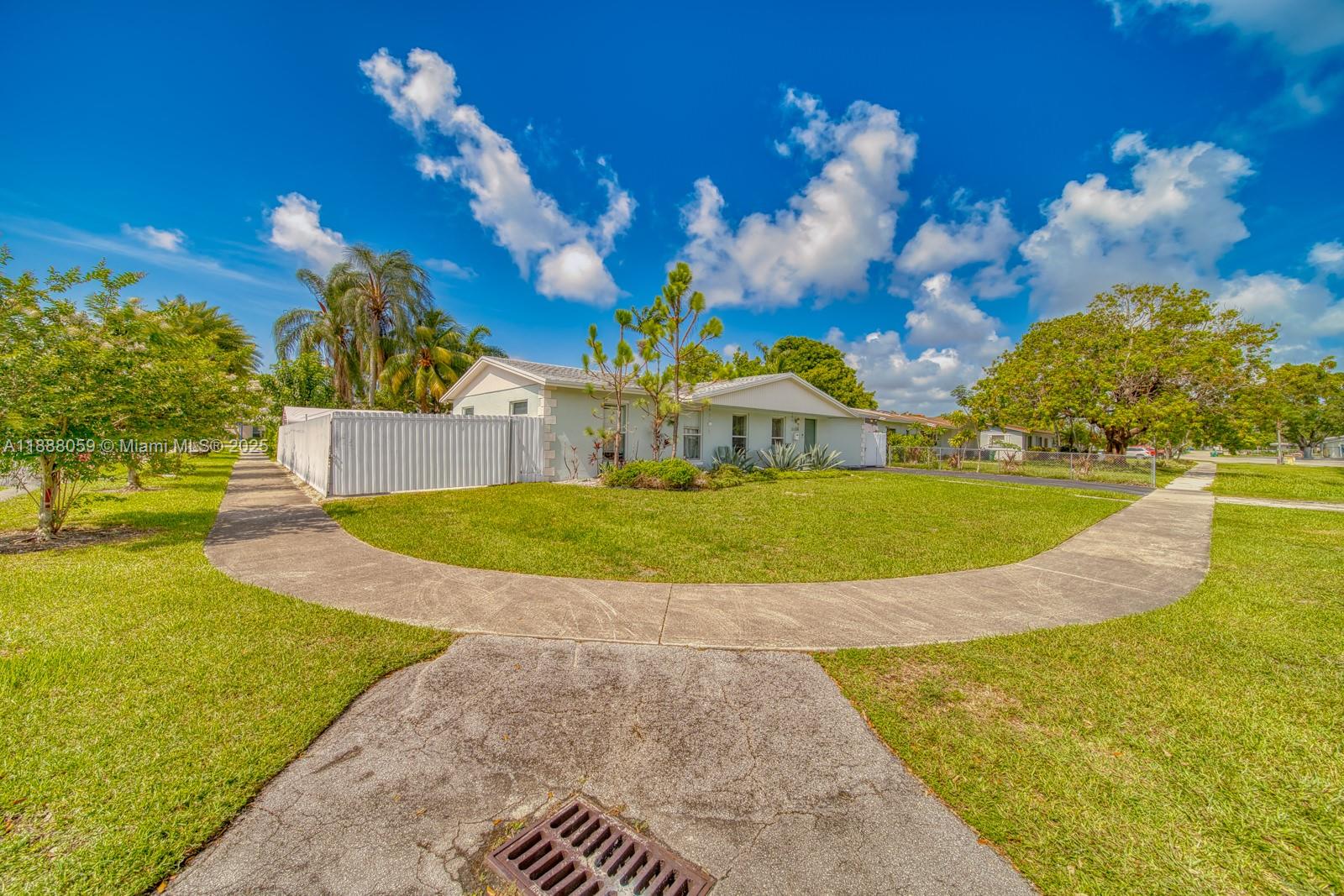 9104 SW 180th St Palmetto Bay, FL 33157