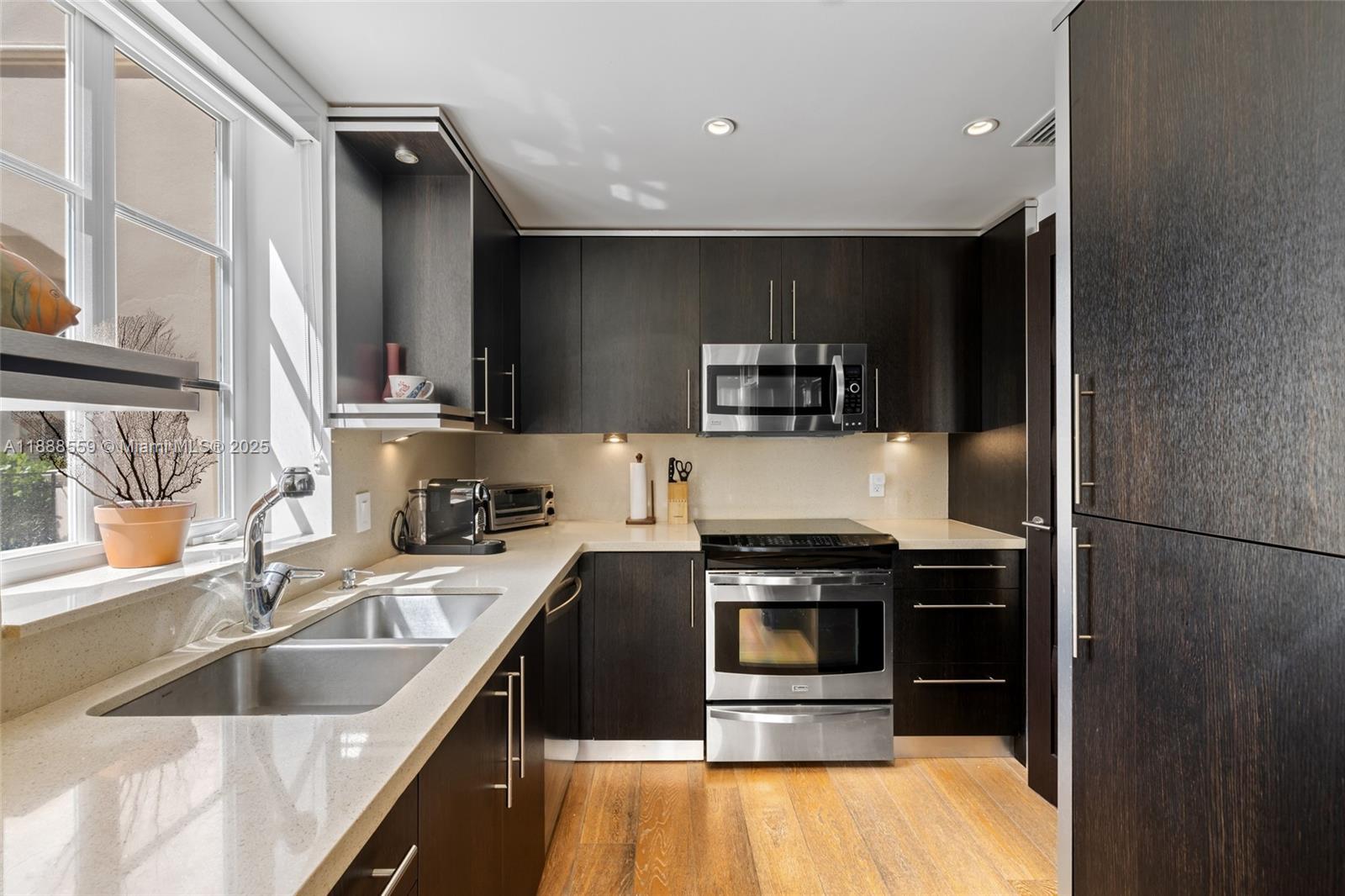 19216 Fisher Is Dr #19216 Miami Beach, FL 33109