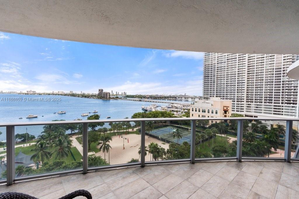 image Aria On The Bay Condo15