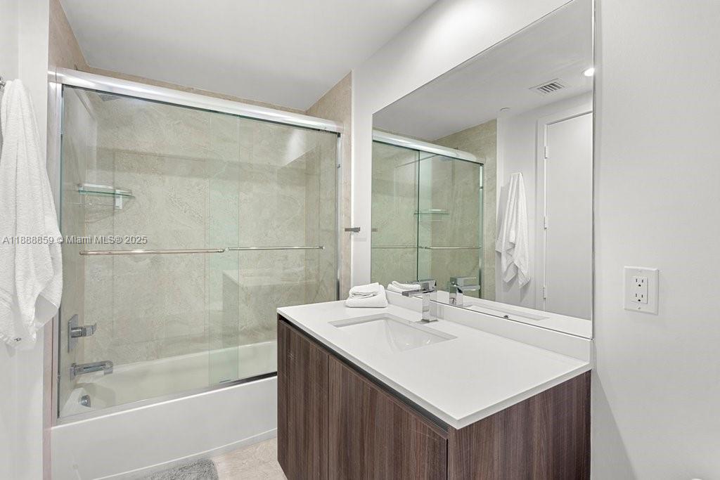 image Aria On The Bay Condo22