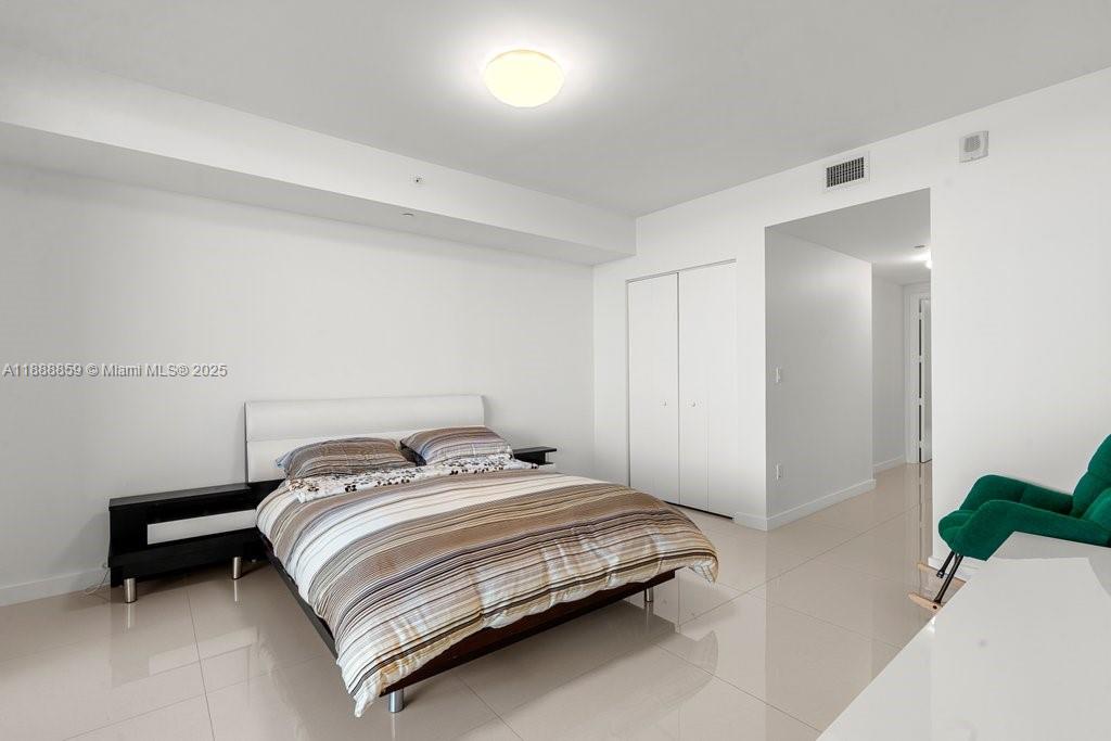 image Aria On The Bay Condo25