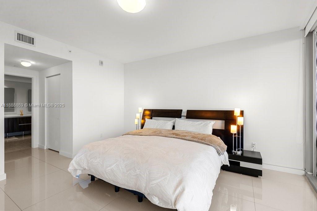 image Aria On The Bay Condo26