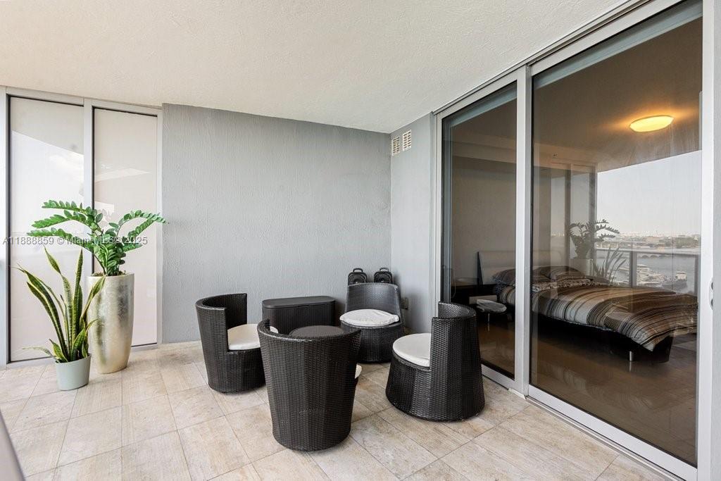 image Aria On The Bay Condo37