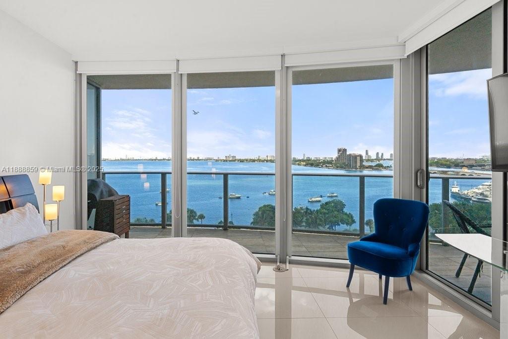 image Aria On The Bay Condo3