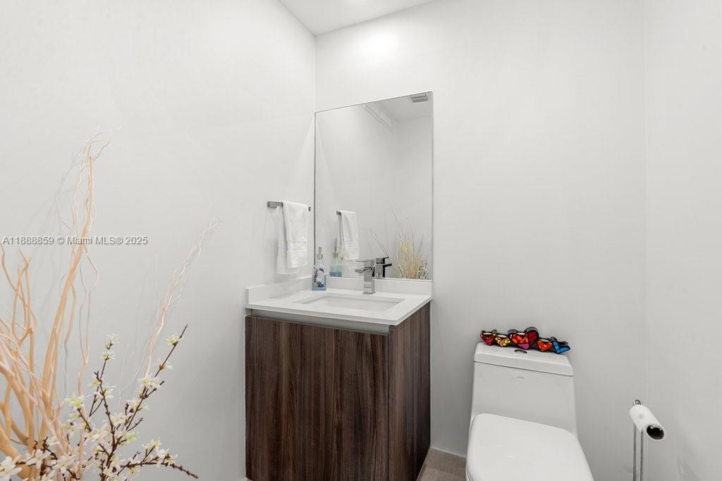 image Aria On The Bay Condo42