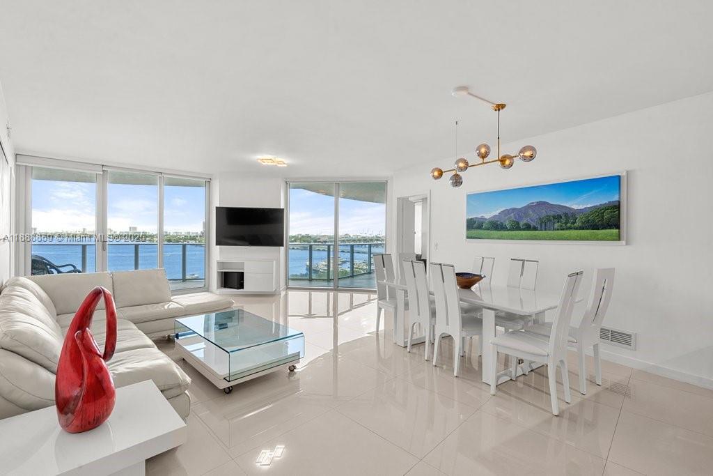 image Aria On The Bay Condo4